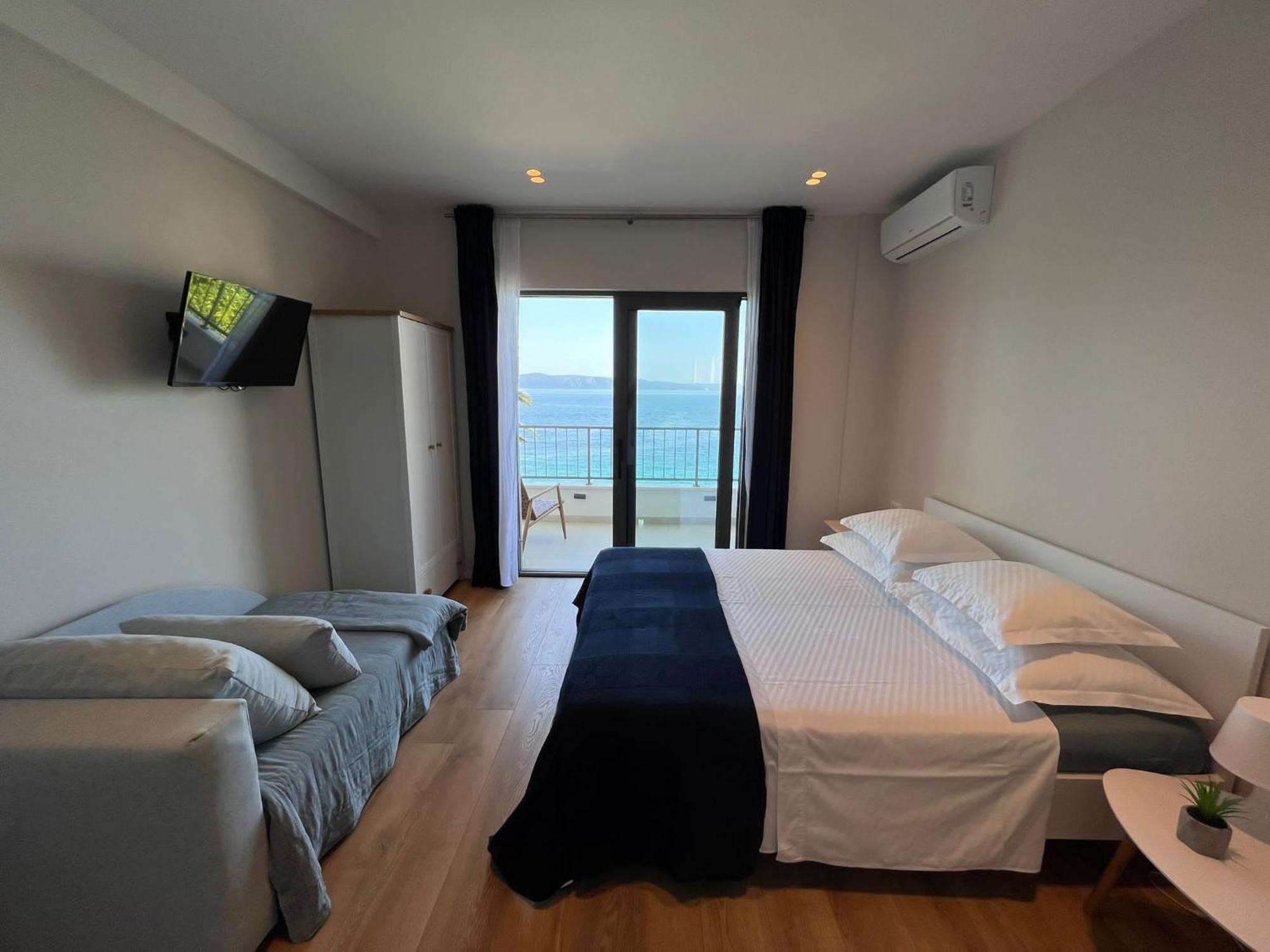 Beachfront Comfort Apartments Sinajko Podgora Exterior photo