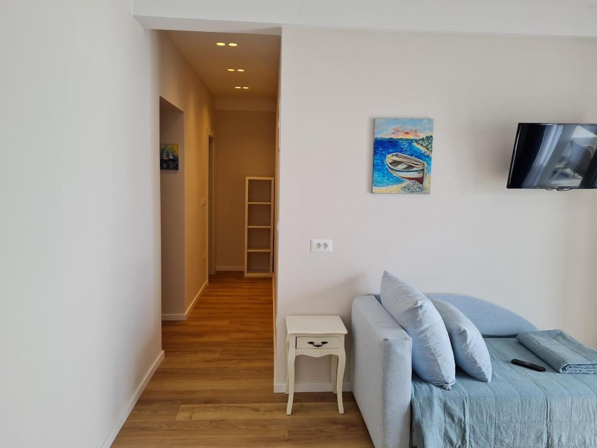 Beachfront Comfort Apartments Sinajko Podgora Exterior photo